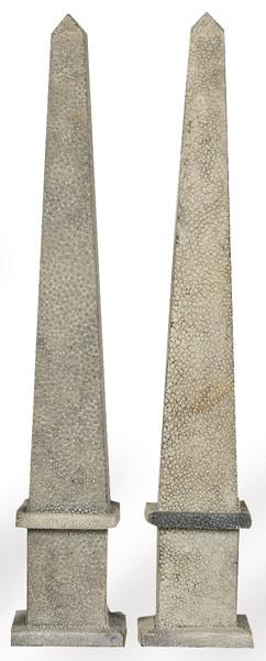 Pareja de obeliscos forrados en galouchart pp. S. XX