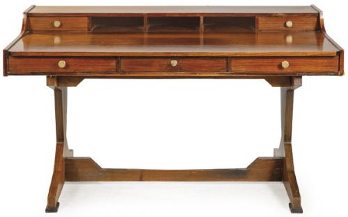  Mesa de escritorio en madera de palisandro siguiendo modelos de  Claudio Salocchi y Gianfranco Frattini