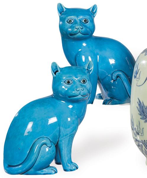 Pareja de gatos de porcelana china con vidriado azul turquesa h. 1950-60.