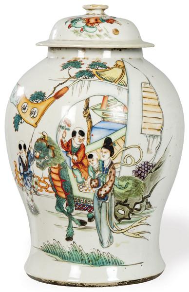  Tibor de porcelana china con esmaltes de la Familia Verde, Dinastía Qing ff. S. XIX pp. S. XX.