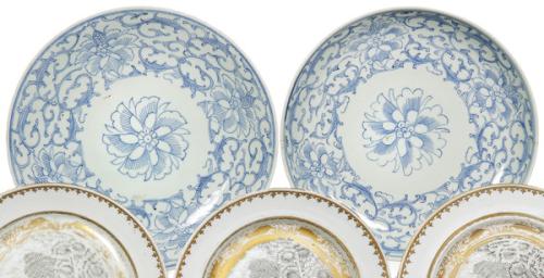  Pareja de platos hondos de porecelana china azul y blanco, Dinastía Qing S. XIX