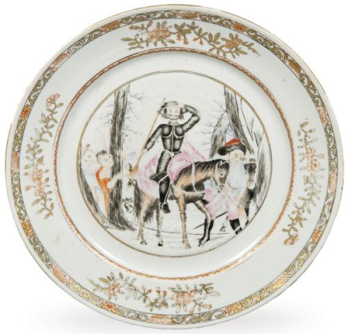  Plato de porcelana de Compañía de Indias, en grisalla y parcialmente coloreado, "Don Quijote y Sancho Panza en la Aventura del Yelmo de Mambrino", Dinastía Qing época de Qianlong (1736-95) h. 1740-50