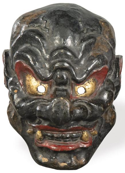  Máscaras de teatro Nho de Oni (demonio) realizada en madera pintada en negro y dorada, Japón 1930-40.