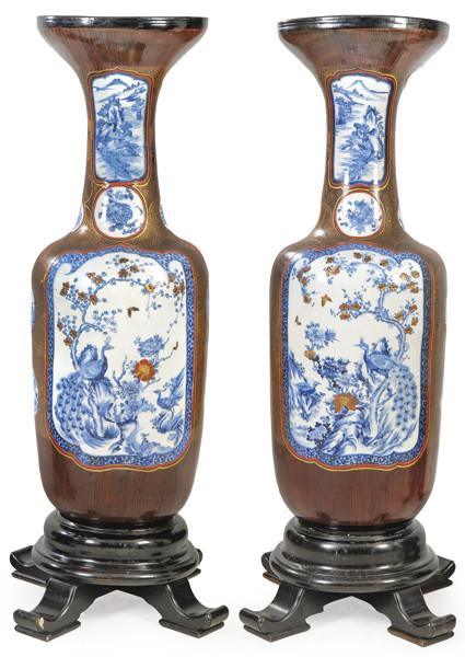  Pareja de jarrones de porcelana japonesa Imari, Periodo Meiji (1868-1912)