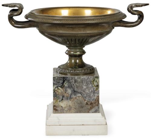  Copa de bronce patinado y mármol blanco y jaspeado, Francia S. XIX.