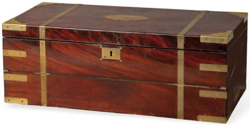Caja escritorio de barco inglesa eduardina de caoba y latón pp. S. XX.