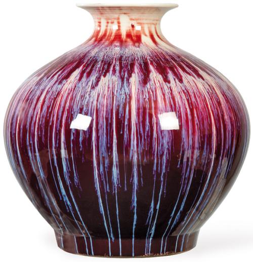 Gran jarrón en gres porcelánico con vidriado flambeado Sangre de Toro, China segunda mitad S. XX.