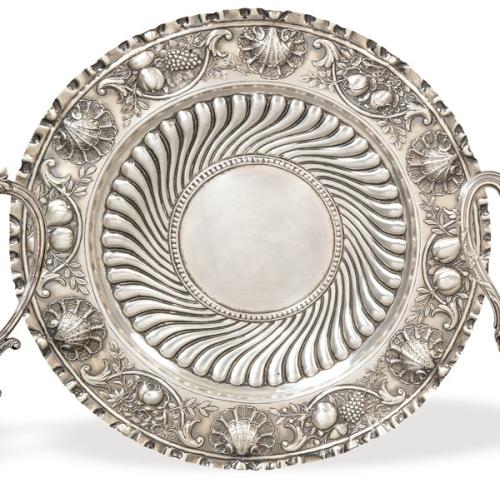  Bandeja circular de plata española punzonada Ley 916 de J. Lozano pp. S. XX.