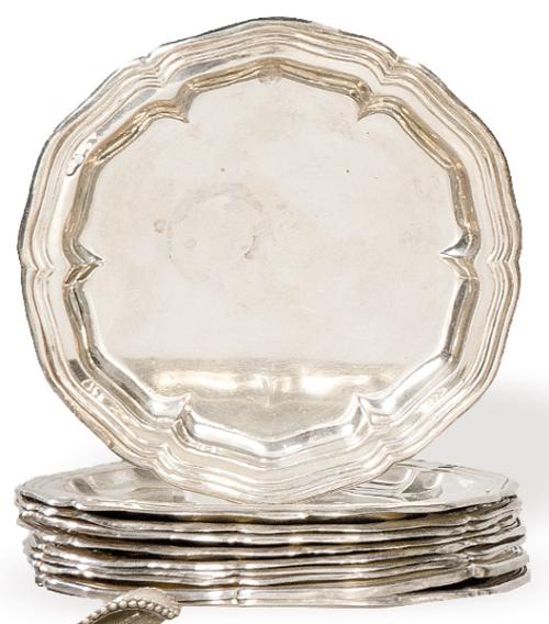  Diez platos de pan de plata española punzonada 1ª Ley. 