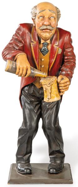  "Hombre Sirviéndose Cerveza" en resina pintada h. 1980.