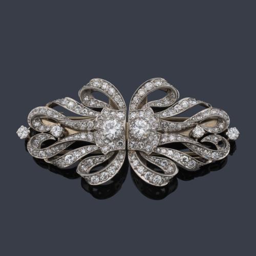  Broche doble - clip con diamantes talla brillante y 8/8 de aprox. 3,70 ct en total. Años '50.
