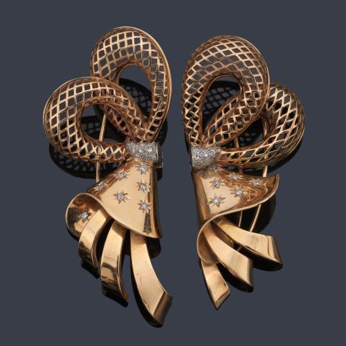  Broche doble - clip retro con diseño de lazada con motivo calado y diamantes talla 8/8 en engaste estrella. Años '40.