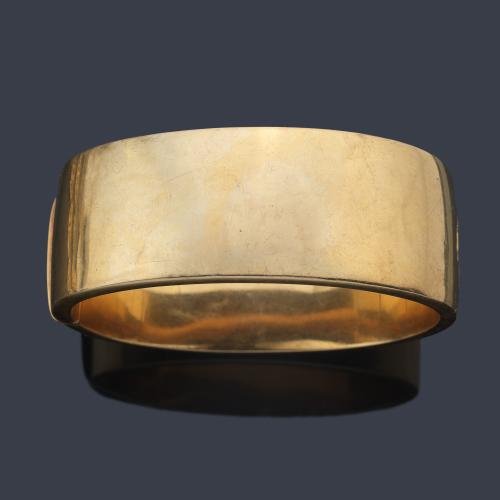  Pulsera ancha en oro amarillo de 18K.