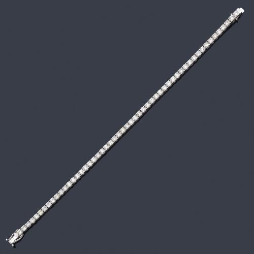  Pulsera rivière con brillantes de aprox. 7,31 ct en total. Certificado GW Lab.