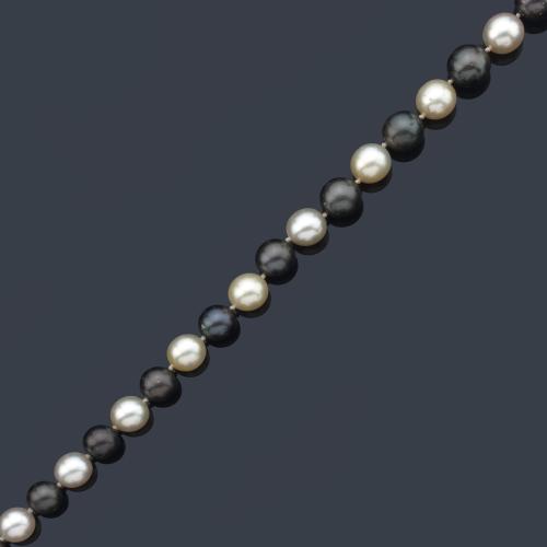  Collar con perlas Tahití de aprox. 12,32 mm - 16,08 mm con cierre en oro blanco de 18K.