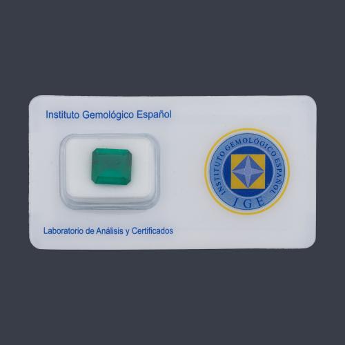  Esmeralda talla rectangular de 3,34 ct encapsulada en blister.