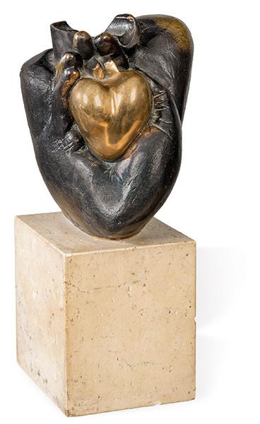 PABLO SERRANO - Corazón entre manos