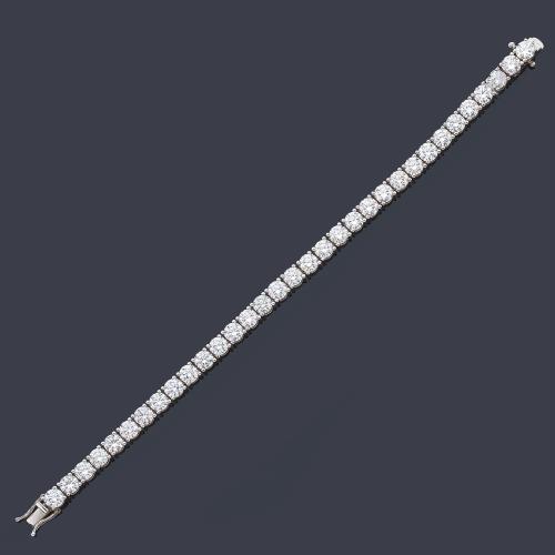  Pulsera rivière con brillantes de aprox. 16,97 ct en total en montura de oro blanco de 18K.