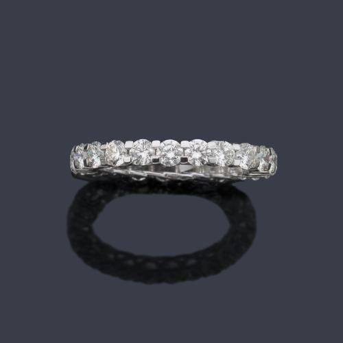  Alianza completa con brillantes de aprox. 2,00 ct en total.