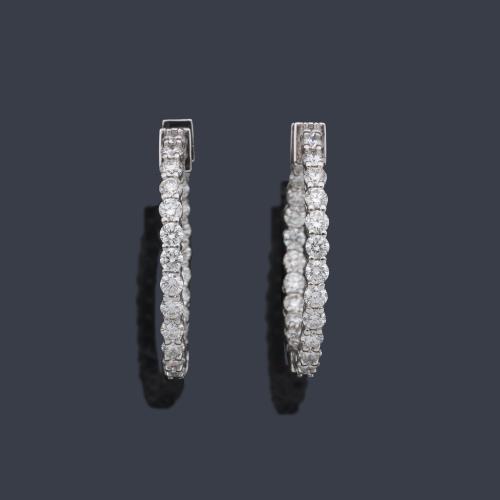  Criollas con banda de brillantes de aprox. 2,49 ct en total.
