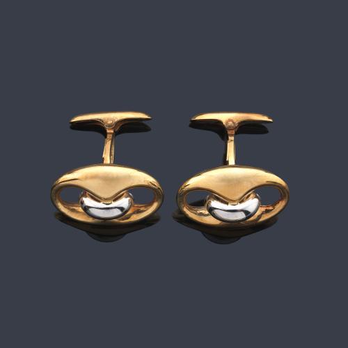  Gemelos con diseño de eslabón de calabrote en montura de oro blanco y amarillo de 18K.