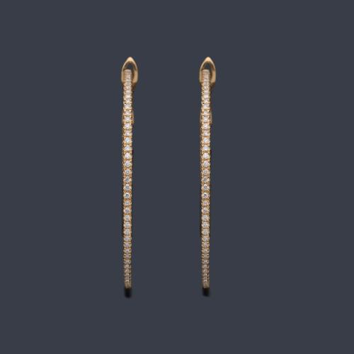  Criollas con banda de brillantes de aprox. 0,55 ct en total.