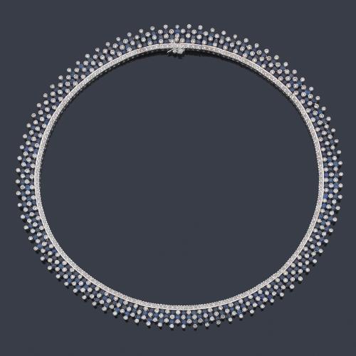  Collar articulado con zafiros talla redonda de aprox. 25,85 ct en total y brillantes de aprox. 7,97 ct en total.