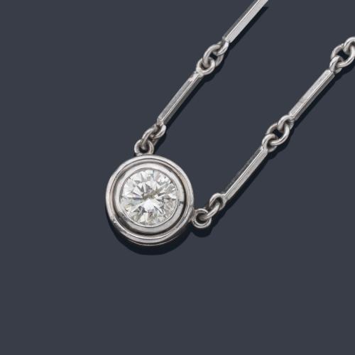  Colgante con brillante de aprox. 1,05 ct engastado en doble chatón.