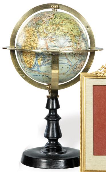 Globo terráqueo Charles Périgot en estuco, papier mâché y litografía, París entre 1908 y 1912.