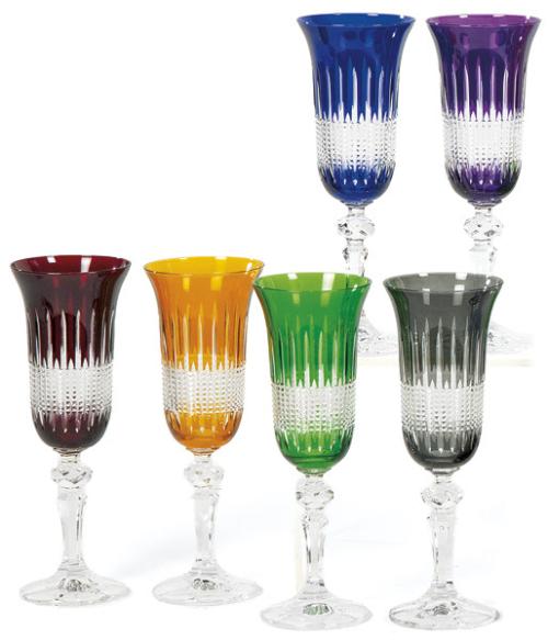  Juego de seis copas de champán de cristal de Bohemia tallado y esmaltado en distintos colores.