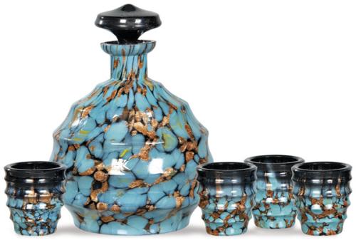  Botella y cuatro vasos de cristal calcedonia con inclusión de aventurina con etiqueta de Russo Benedetto Palermo h. 1950-60.