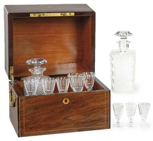  Licorera Carlos X en palisandro y limoncillo, Francia h. 1835.