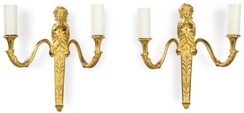  Pareja de apliques estilo Neoclasico -Imperio de dos luces, en bronce con magnífico dorado al mercurio, Francia h. 1870.