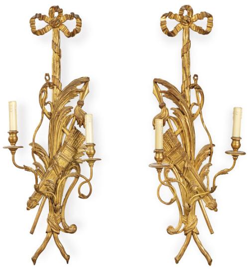  Pareja de apliques de pared de madera tallada y dorada pp. S. XX.