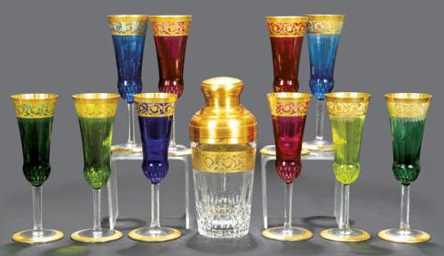 Coctelera y 11 copas de champán de colores de cristal de Saint Louis modelo thistle gold