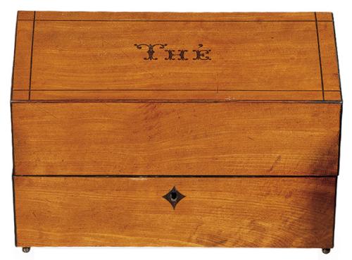 Caja para té Napoleón III, en limoncillo y detalles en caoba, Francia h. 1860.