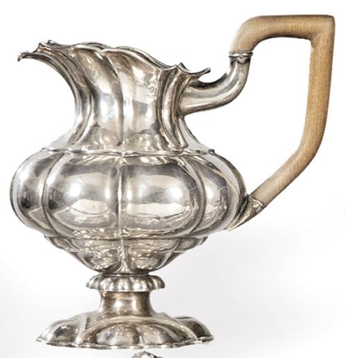 Jarra de plata austro-húgara punzonada Ley 812, Budapest 1848.