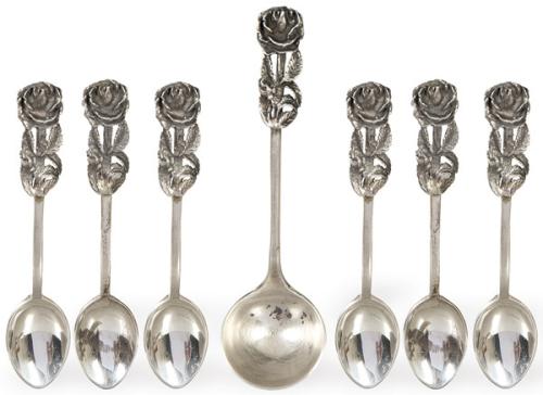 Juego de seis cucharillas de café y cuchara de azucar de plata punzonada 925.
