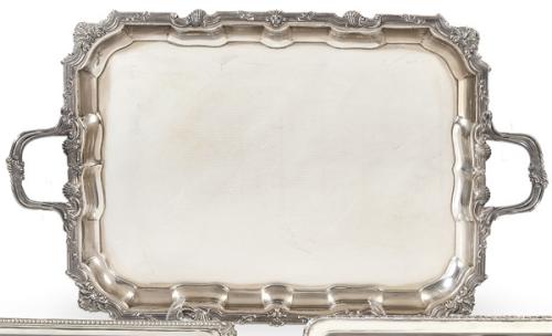  Bandeja rectangular con dos asas de plata española punzonada 1ª Ley de Matilde Espuñes con marcas comerciales de Aldao.