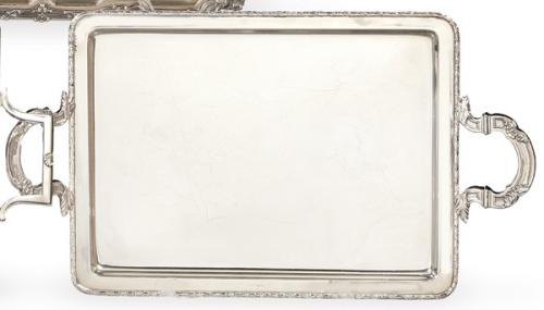  Bandeja rectangular con asas de plata española punzonada Ley 916 primer tercio S. XX.