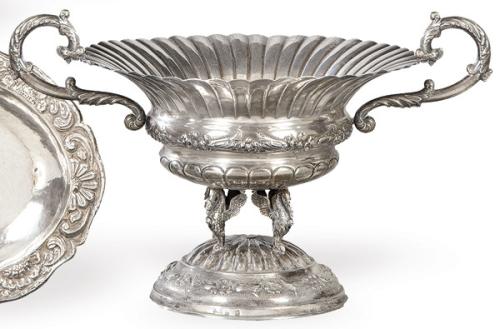 Centro de mesa de plata española punzonada 1ª Ley de Montejo con marca comercial de Pérez Fernández.