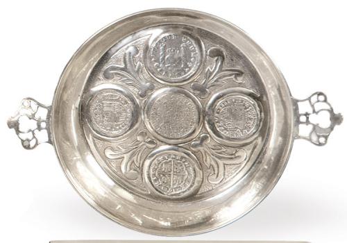 Bernegal de plata española punzonada 1ª Ley de López.