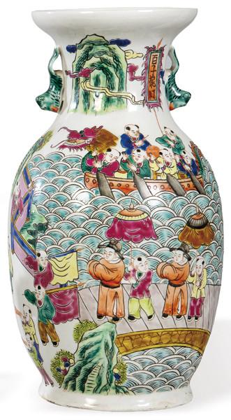  Jarrón de pocelana china con esmaltes polícromos, pp. S. XX.
