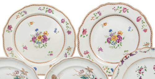Juego de dos platos hondo y llano de porcelana de Compañía de Indias, Familia Rosa, Dinastía Qing, época de Qianlong (1736-95).
