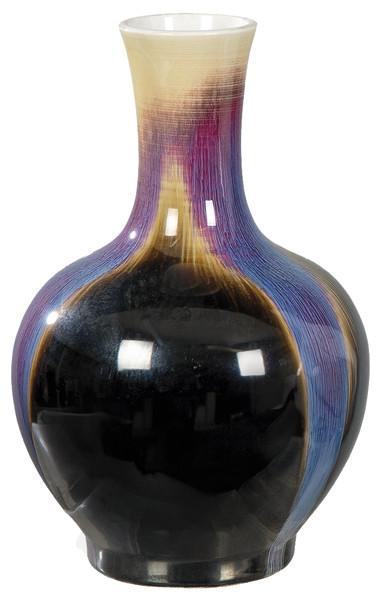 Jarrón periforme de porcelana china con flambeado en varios colores con marca de sello "Hecho en Jingdezhen" h. 1950-70.