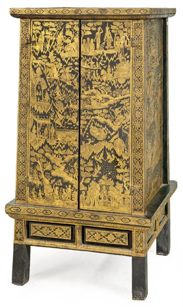  Armario para manuscritos de madera de teca lacada y dorada, con la técnica Lai Rod Nam, Tailandia S. XIX.