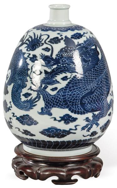  Jarrón de porcelana japonesa azul y blanco de la manufactura Ranchant, Arita h. 1940-50