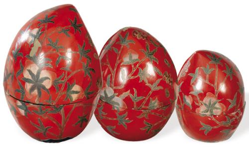  Grupo de tres cajas ovaladas chinas con forma de frutos exóticos pp. S. XX