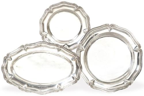 Juego de tres fuentes de servir blasonadas de plata española punzonada Ley 916 Sanz primer tercio del S. XX.