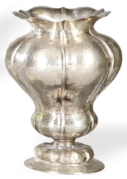  Jarrón de plata punzonada Ley 800.